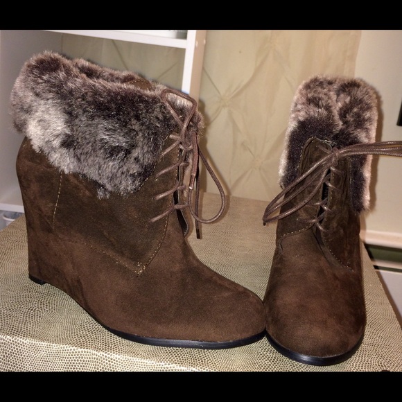 Booties, lace up with faux fur trim, 8 - Picture 2 of 7